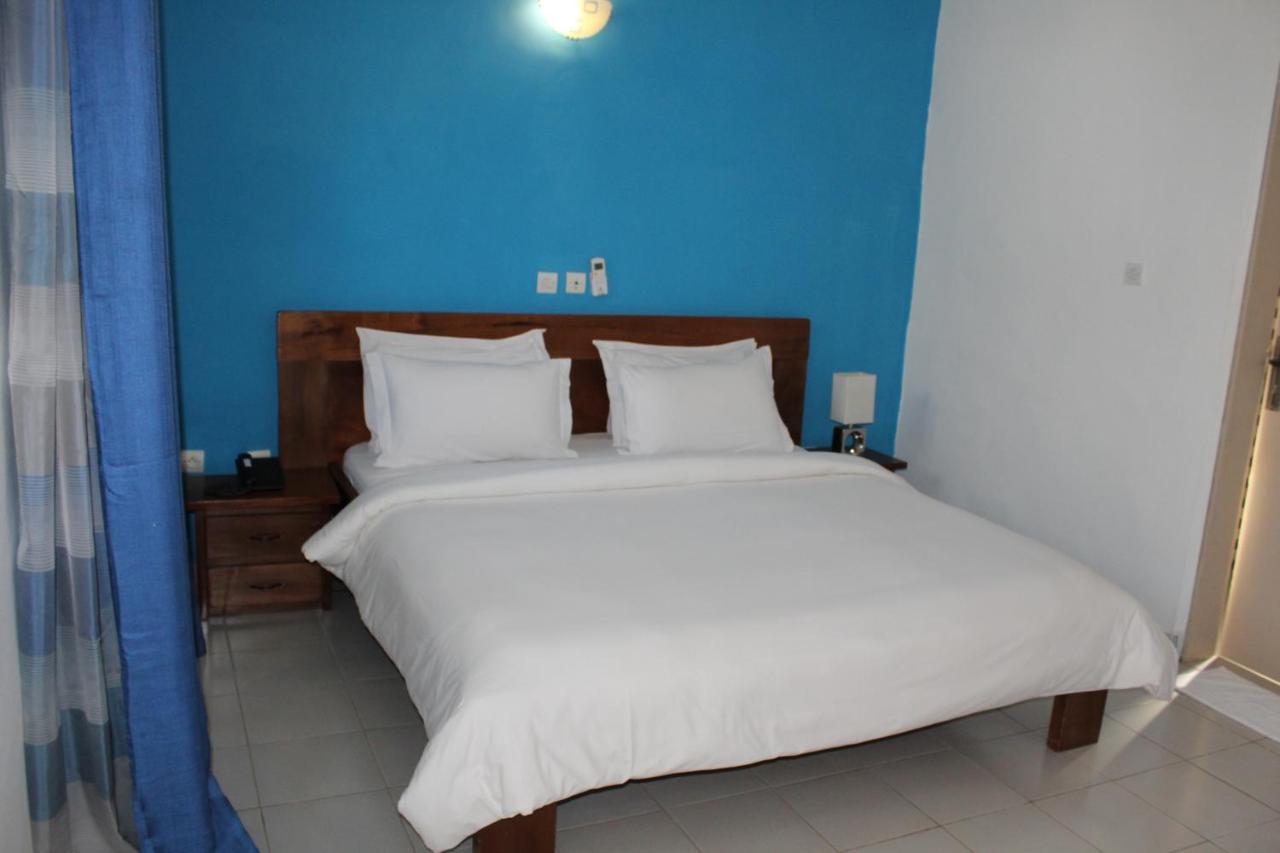 Complexe Hotelier Olympe Korhogo Buitenkant foto