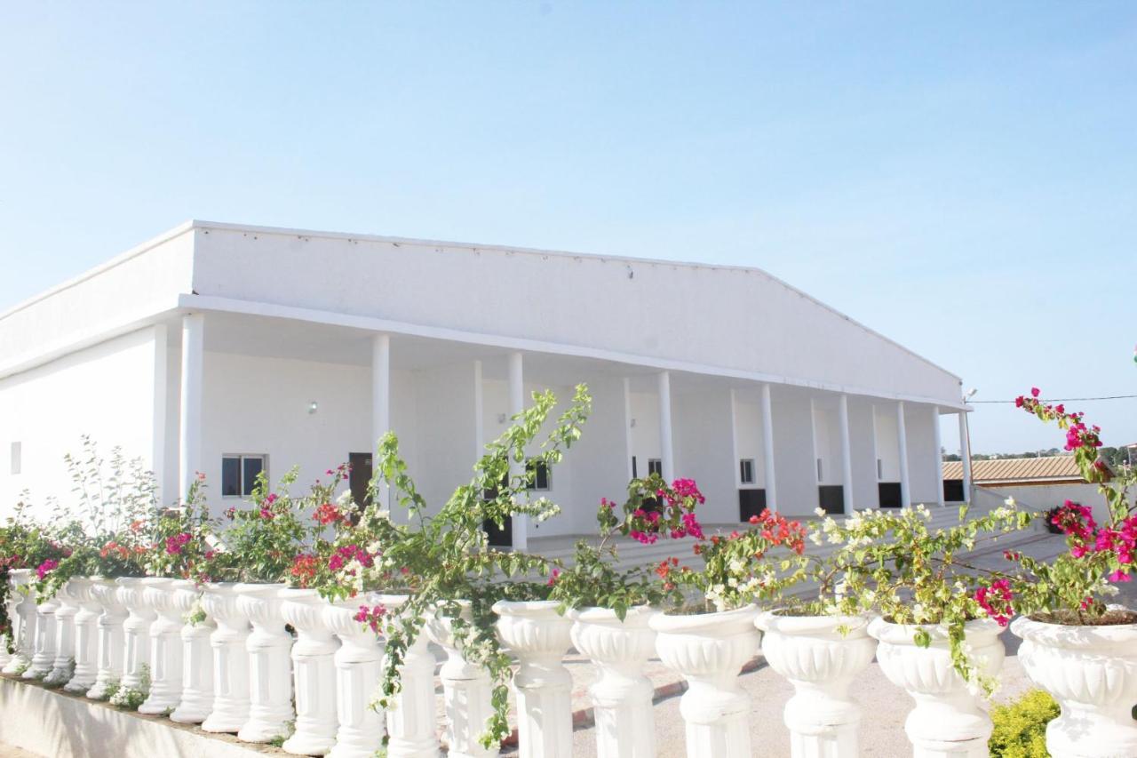 Complexe Hotelier Olympe Korhogo Buitenkant foto