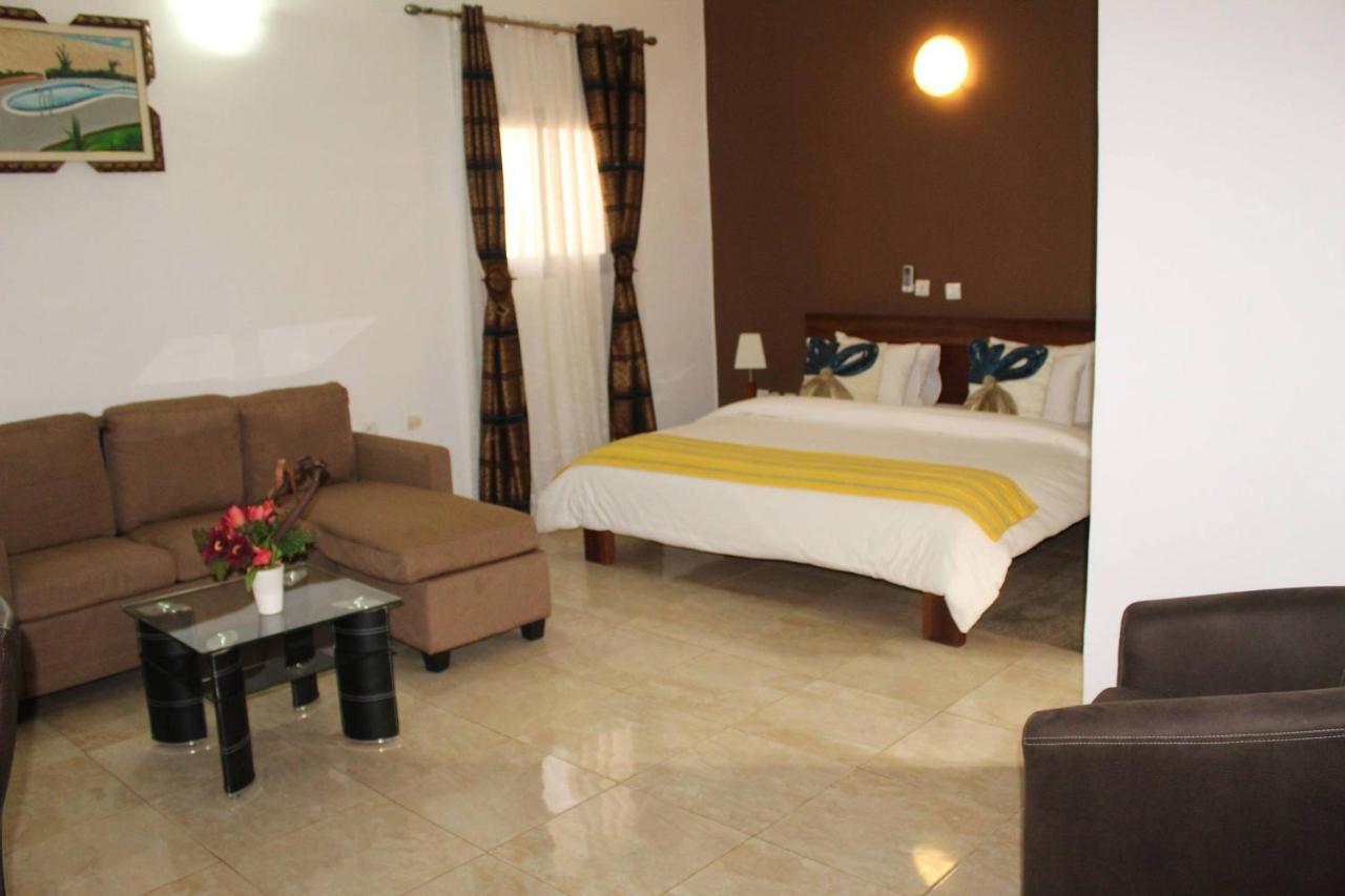 Complexe Hotelier Olympe Korhogo Buitenkant foto