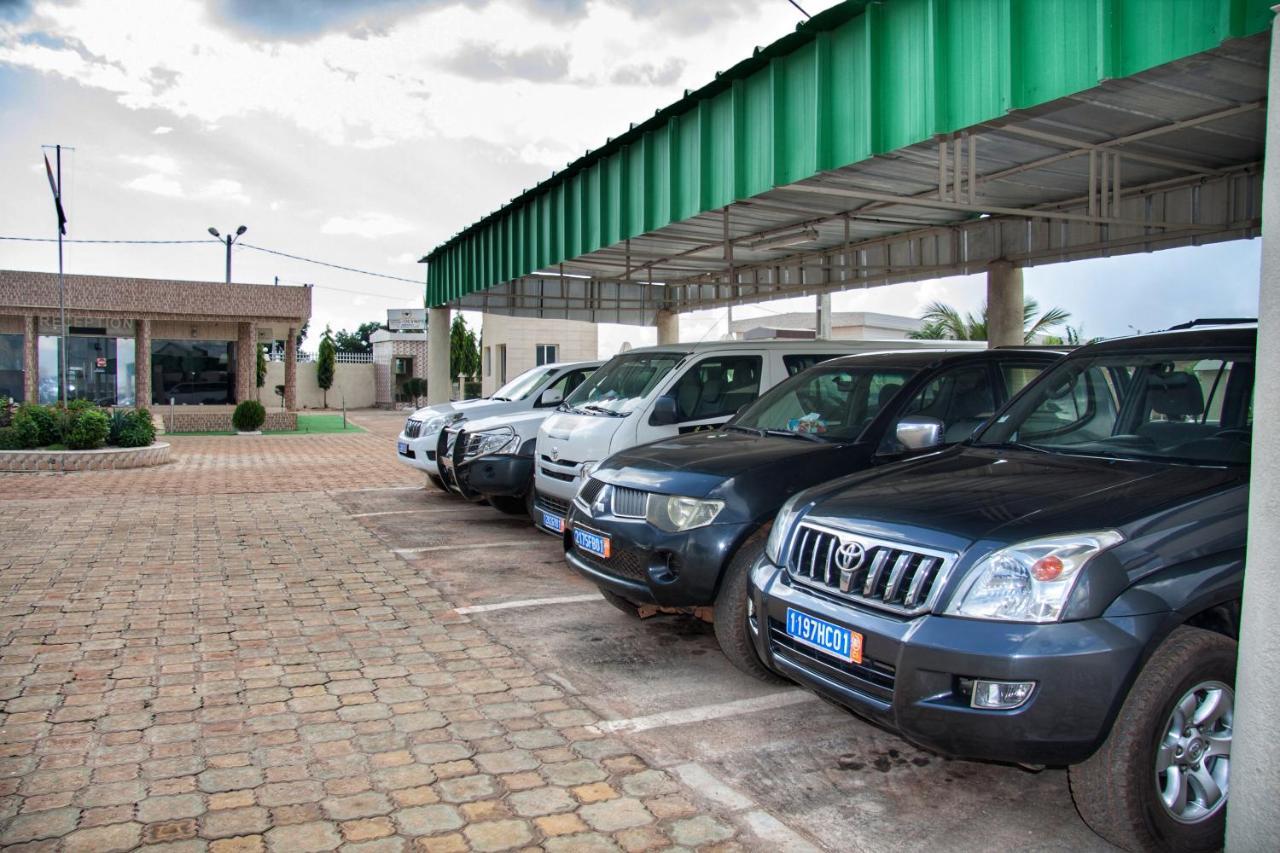 Complexe Hotelier Olympe Korhogo Buitenkant foto