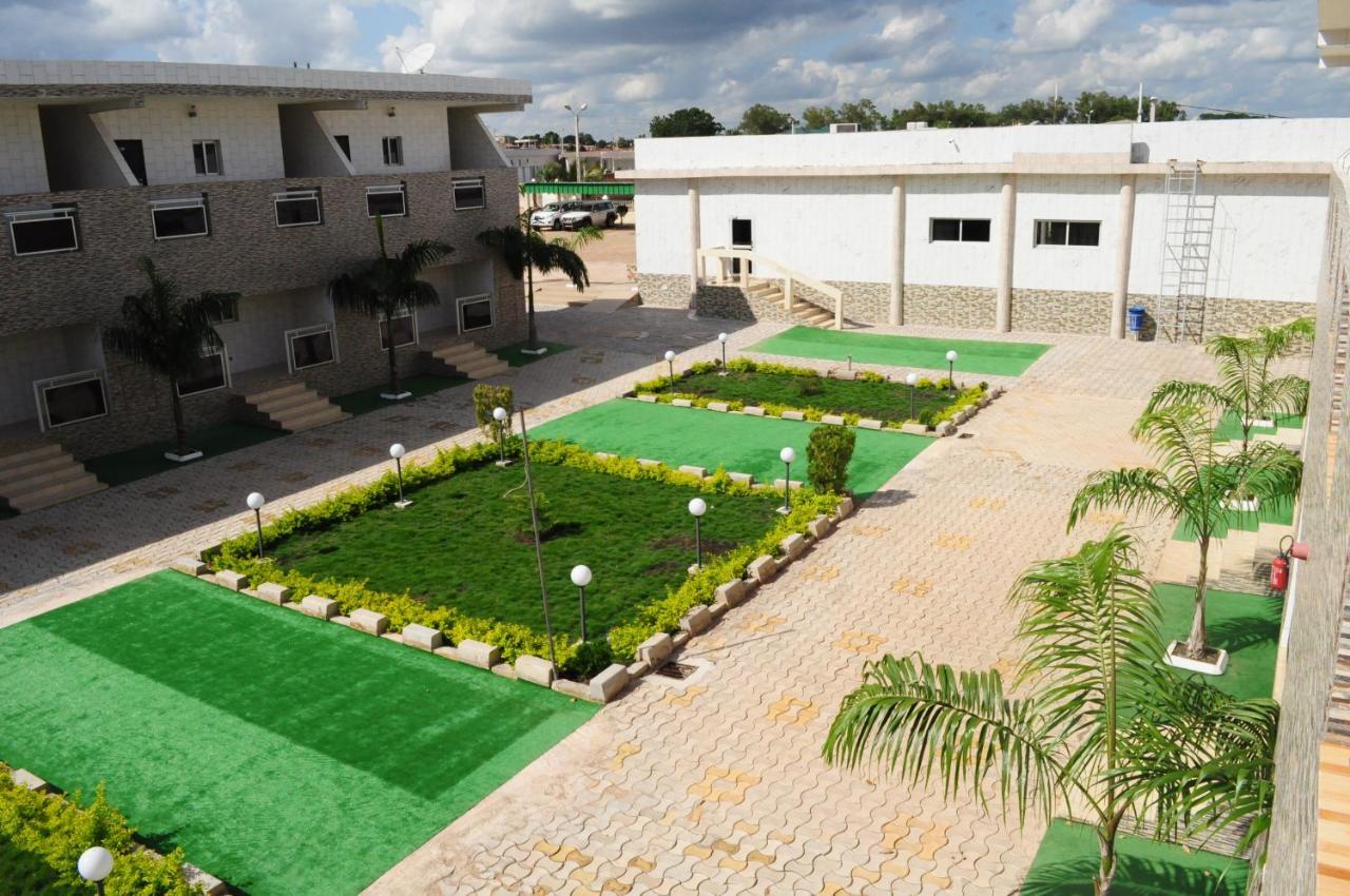 Complexe Hotelier Olympe Korhogo Buitenkant foto